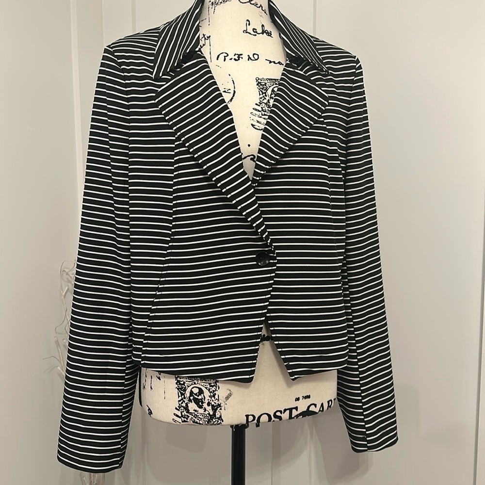 White House Black Market black & white blazer.